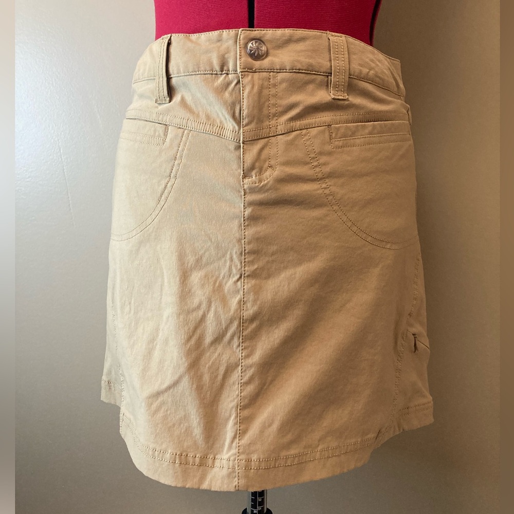 Athleta athletic khaki cooling skort size 4